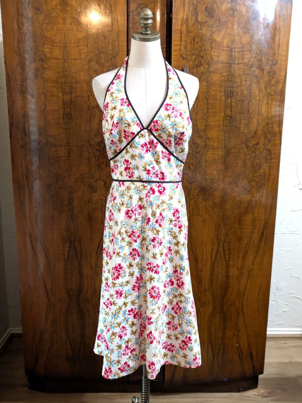 Liz Claiborne Dress Size 8 Women's White Pink Halter Summer Dress Empire Waist